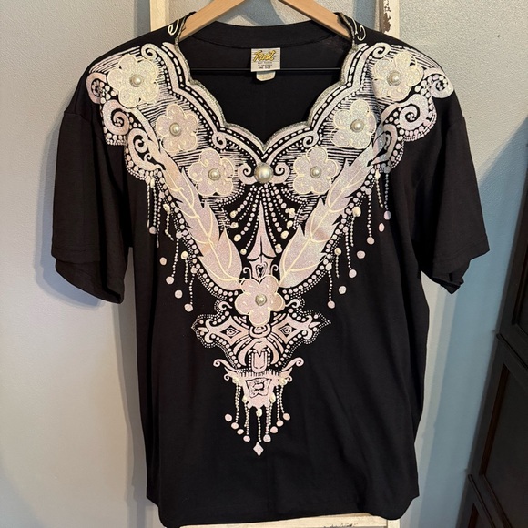 Fast Tops - Fast Fashion of California Black 80s Inspired Embellished T-Shirt OS